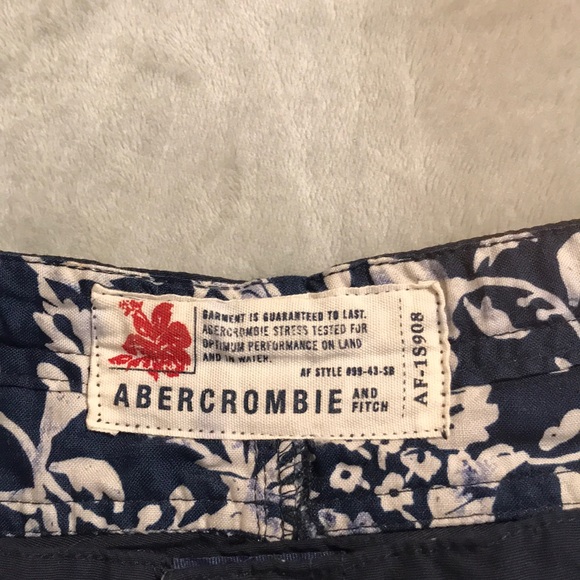 Abercrombie & Fitch Size 2 Navy Blue shorts - Picture 5 of 6
